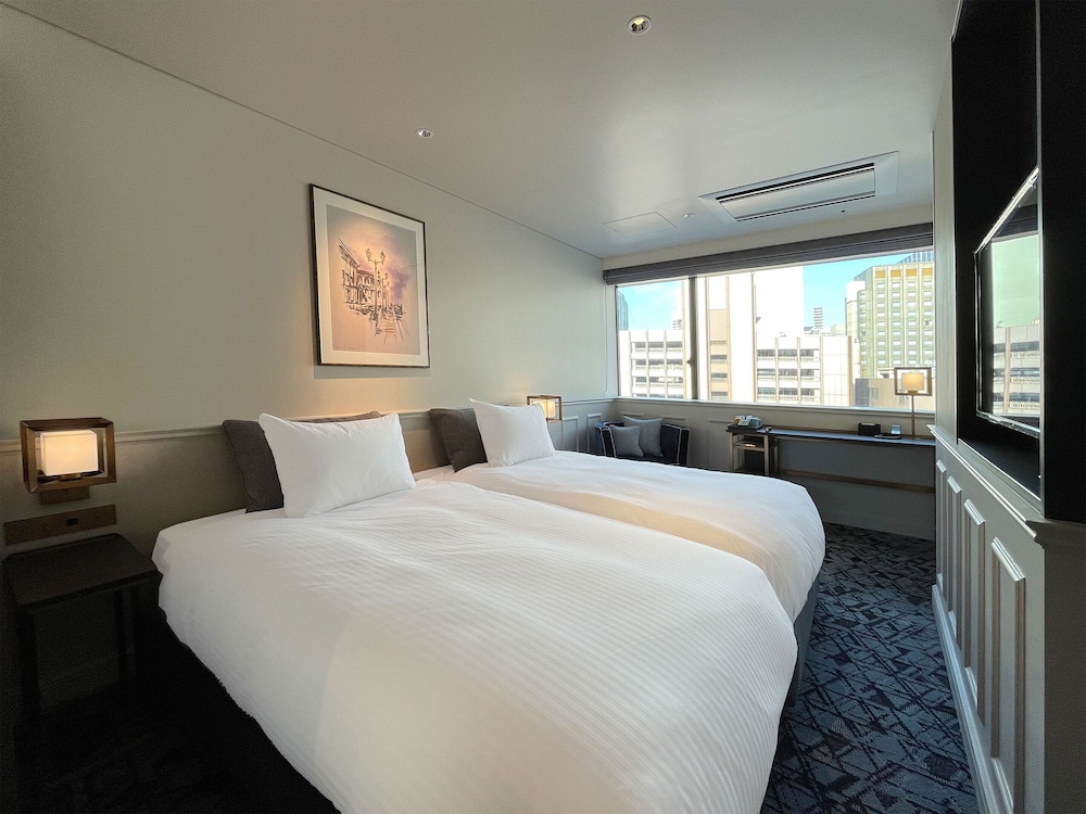 DELUXE, TRIPLE, TWIN BEDS, SOFA