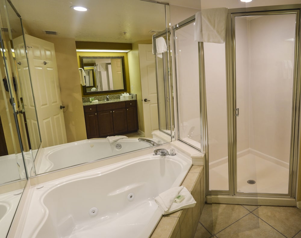 Beautiful Condo Near Universal Studios 48/50
