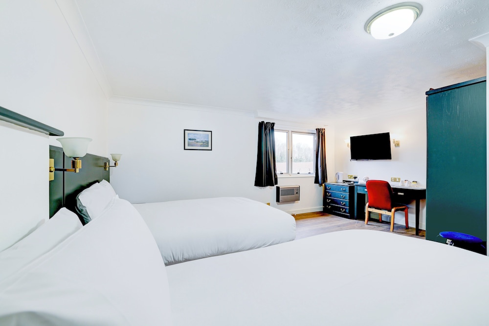 FAMILY, MULTIPLE BEDS