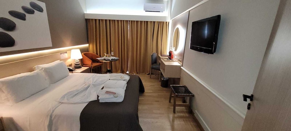 Coral Hotel 13/50