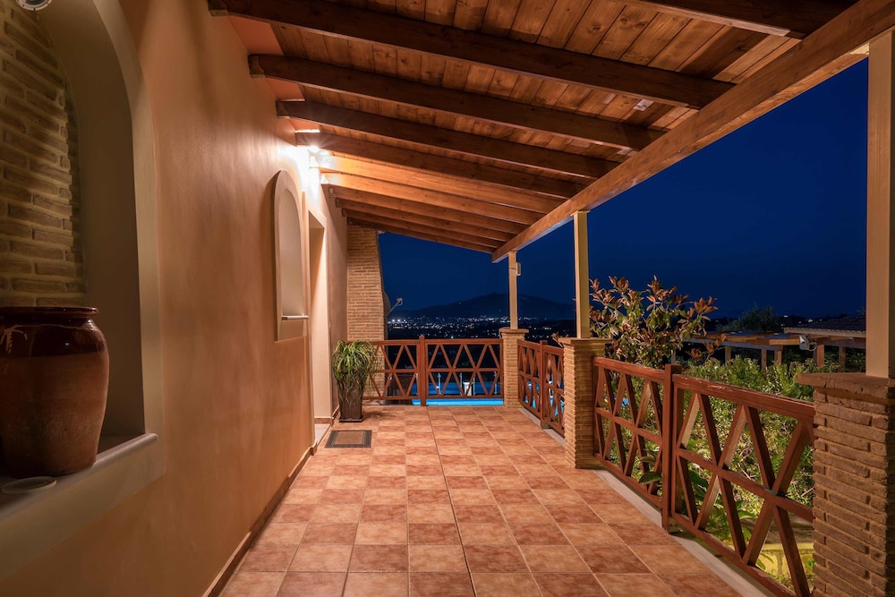 Villa Clairy 12/25