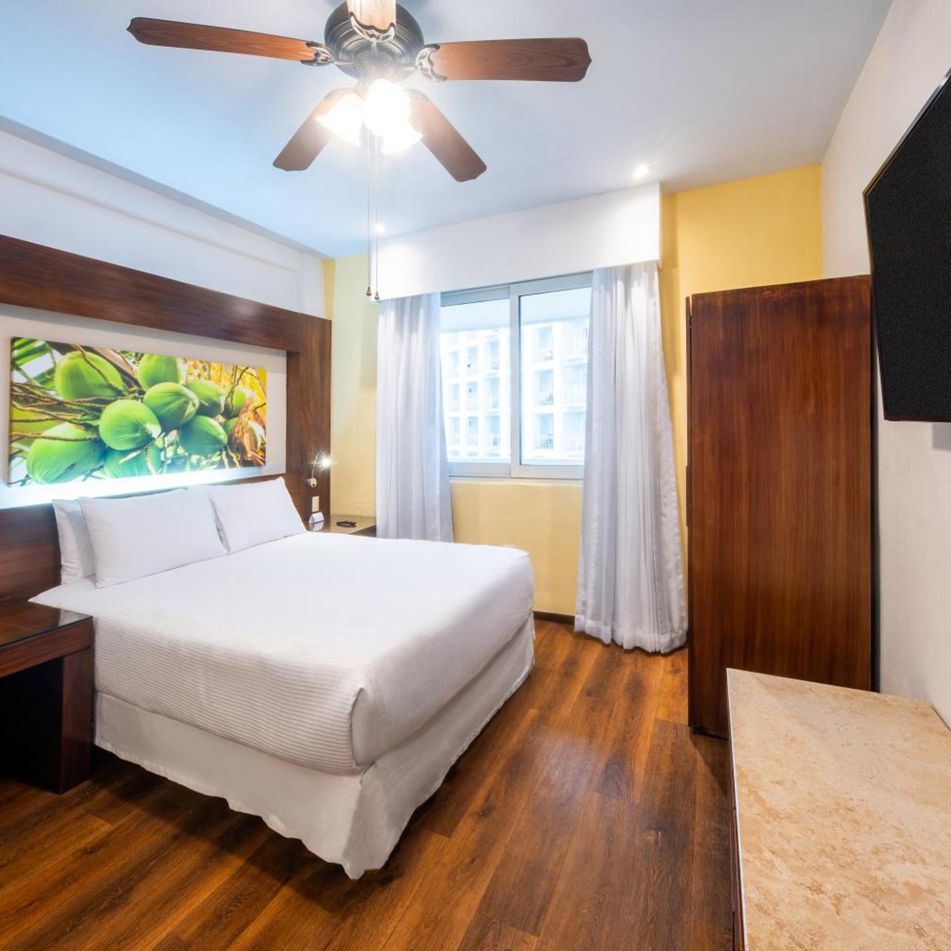Standard, Queen Bed, Resort View