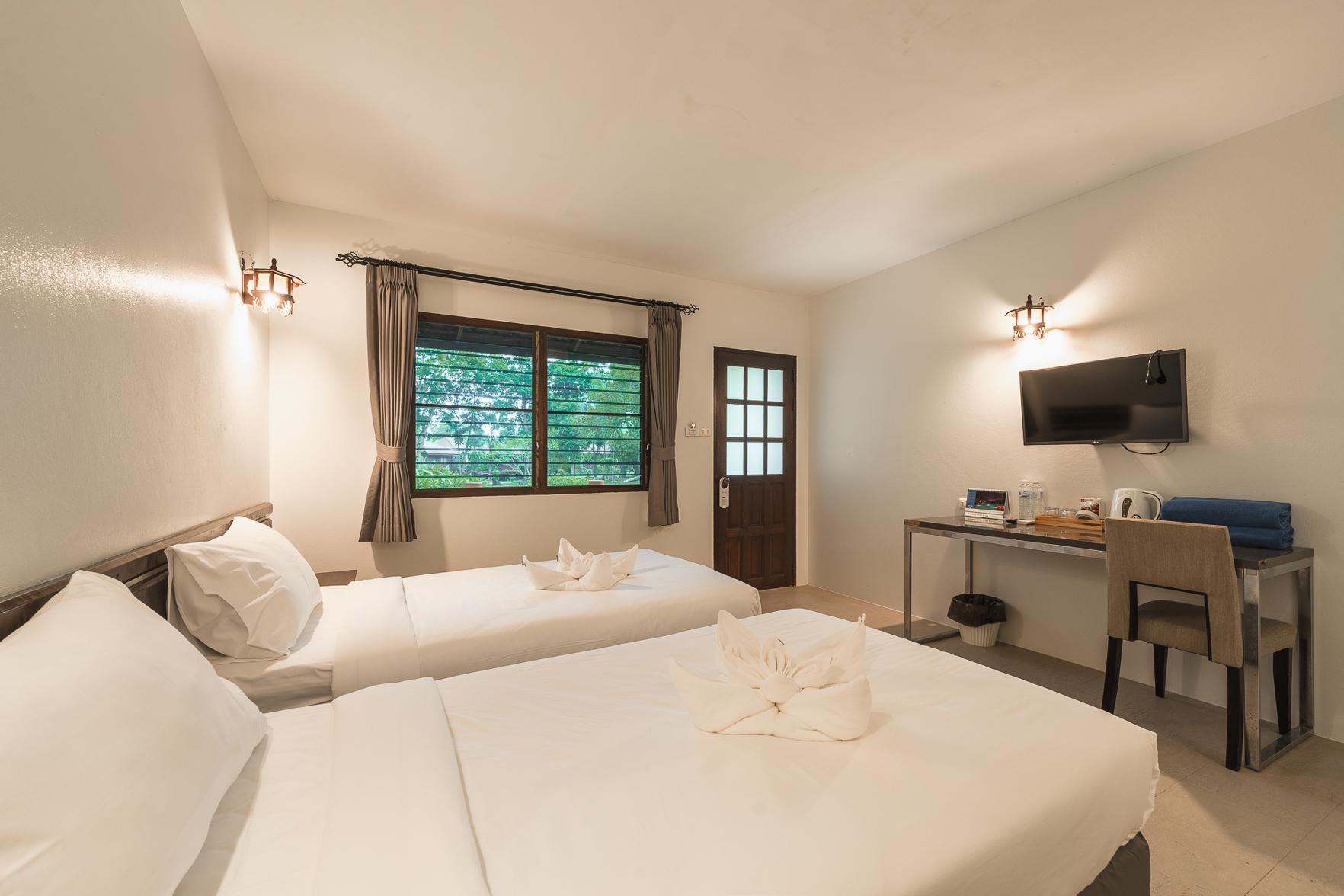 House, King and Twin Beds, Terrace