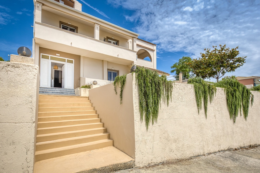 Armeno Resort 5/49