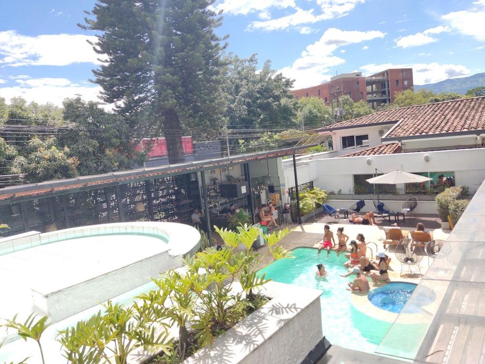 Medellin Vibes Hostel 65/70