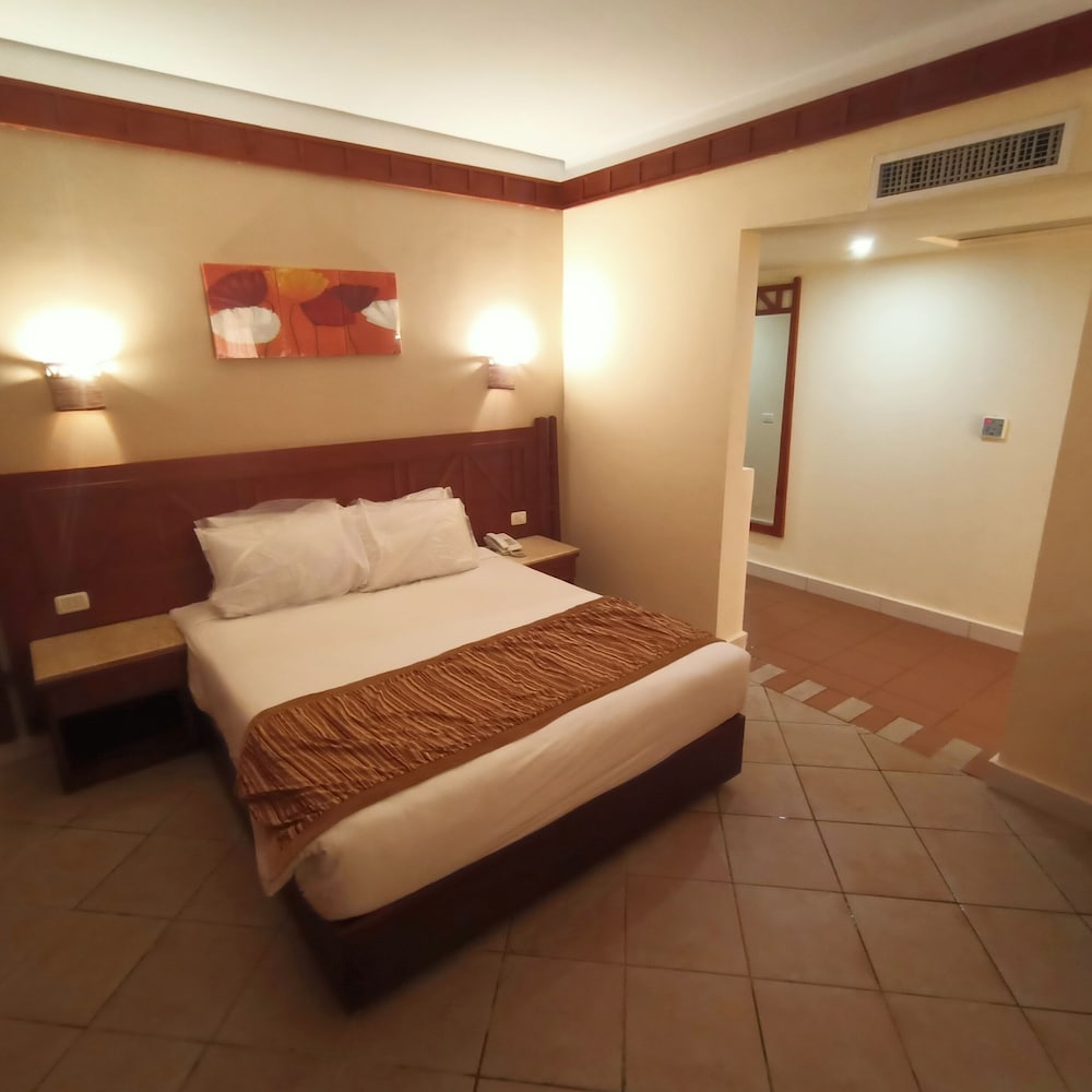 Royal Regency Club 24/50