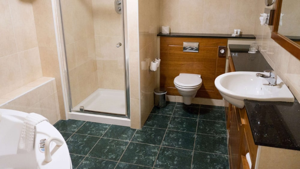 NEWGRANGE HOTEL 12/60