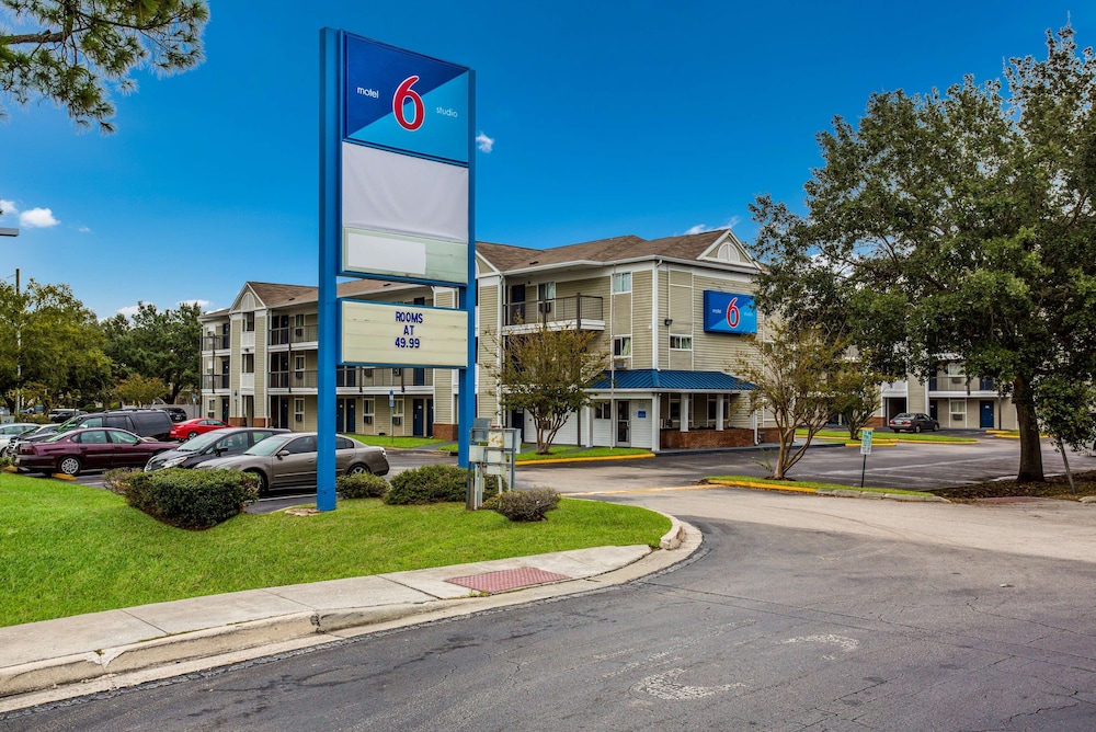Studio 6 Extended Stay - Jacksonville, FL - South 34/46