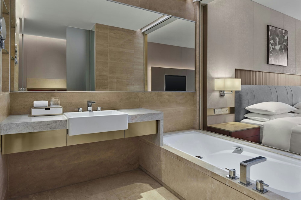 Mountain, Deluxe, King Bed, Queen Bed