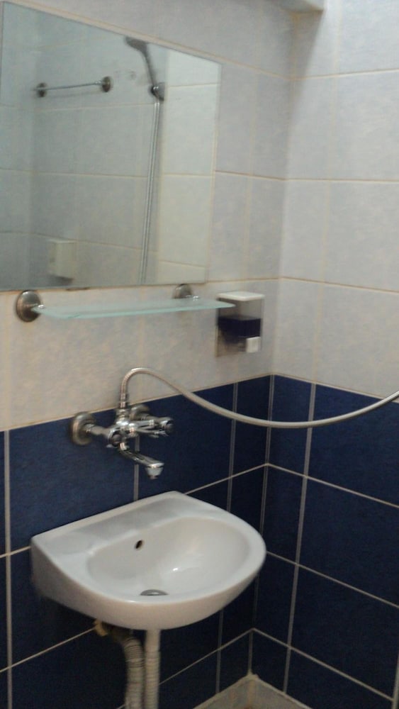 Yavuz Hotel 27/32