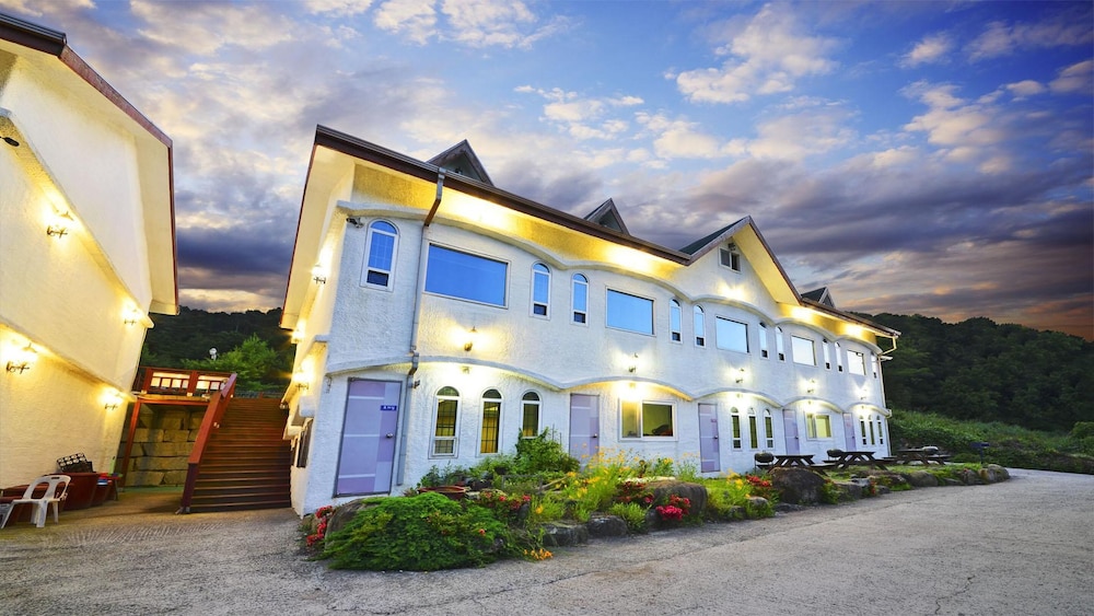 Tongyeong Makai O Pension 1/50
