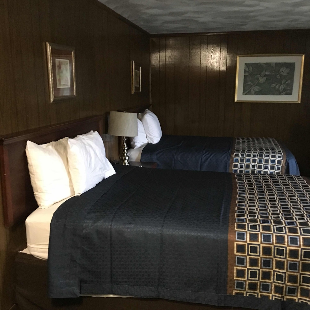 Wickford Motor Inn 32/53
