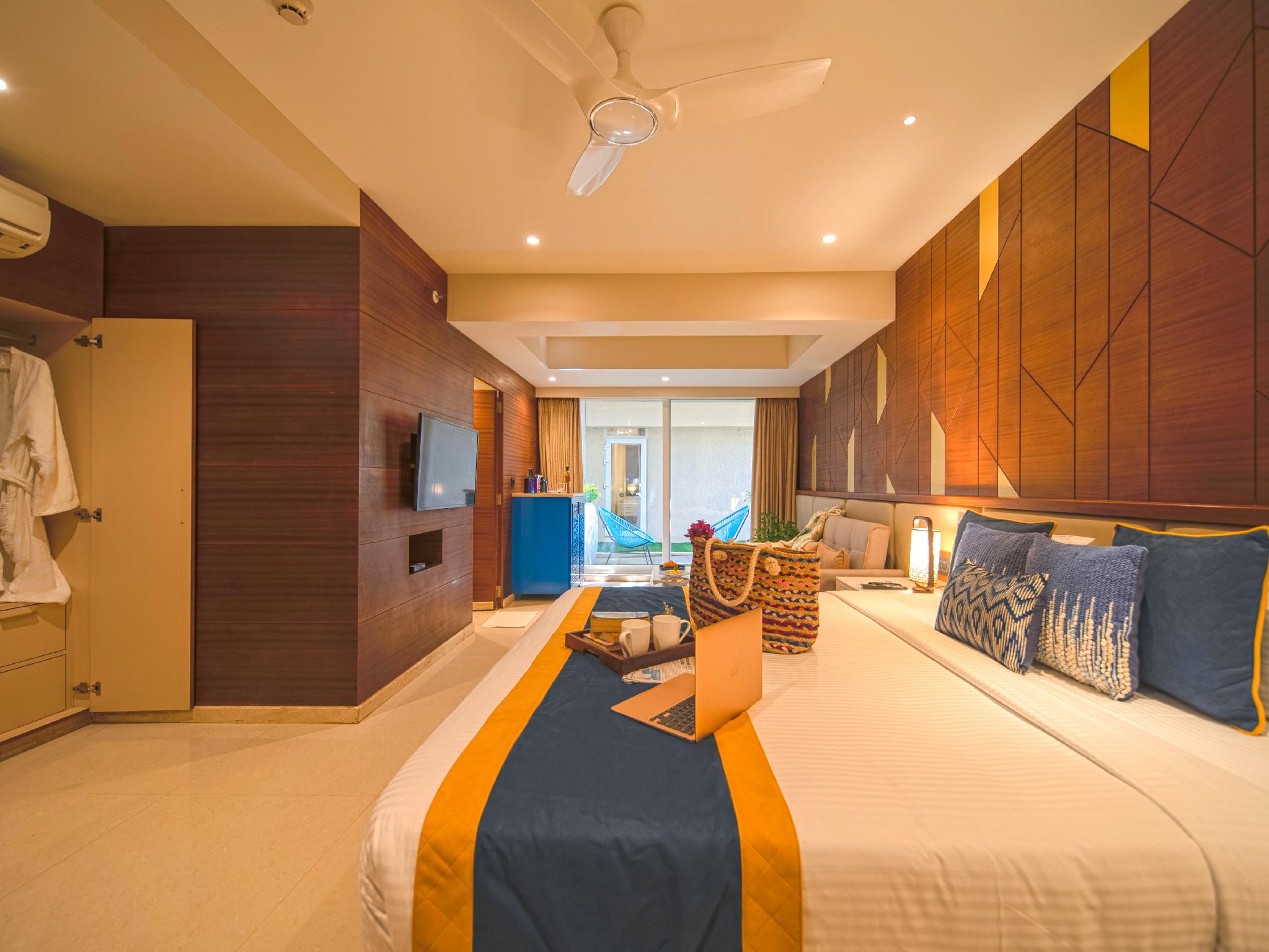 Junior Suite, Queen Bed, Sofa