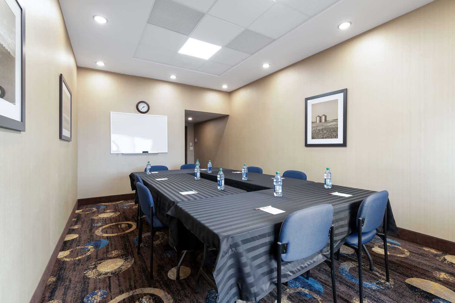 Best Western Plus Moosomin Hotel 16/19