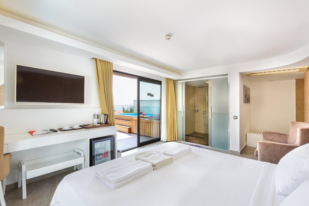 Junior Suite, Double Bed, Private Pool