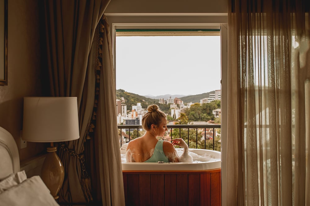 غرفة بريستيج بسرير كينج، Villa Do Vale Boutique Hotel And Bistro 10/10
