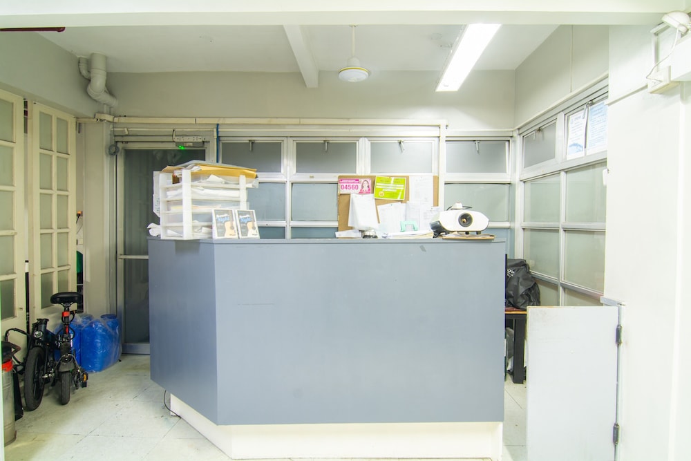 ARK Hostel City Center Manila 8/36