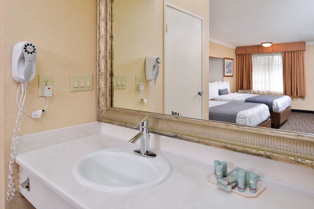 Best Western Airpark Hotel - Los Angeles LAX Airport 18/47