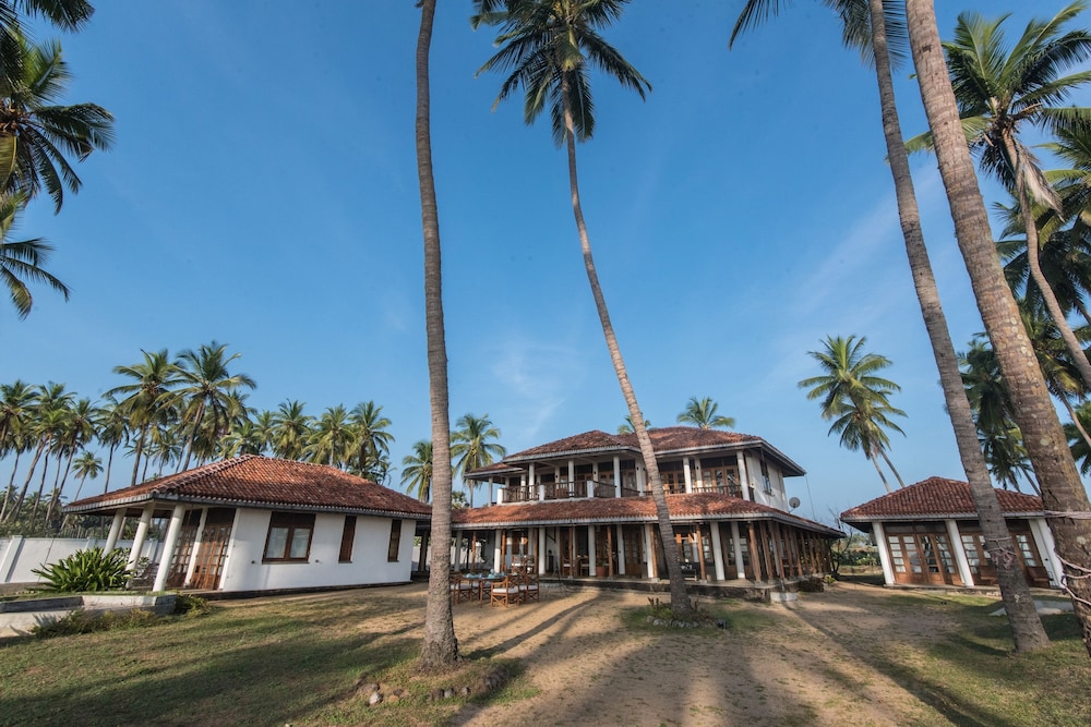 Jetwing Kottukal Beach House in POTTUVIL