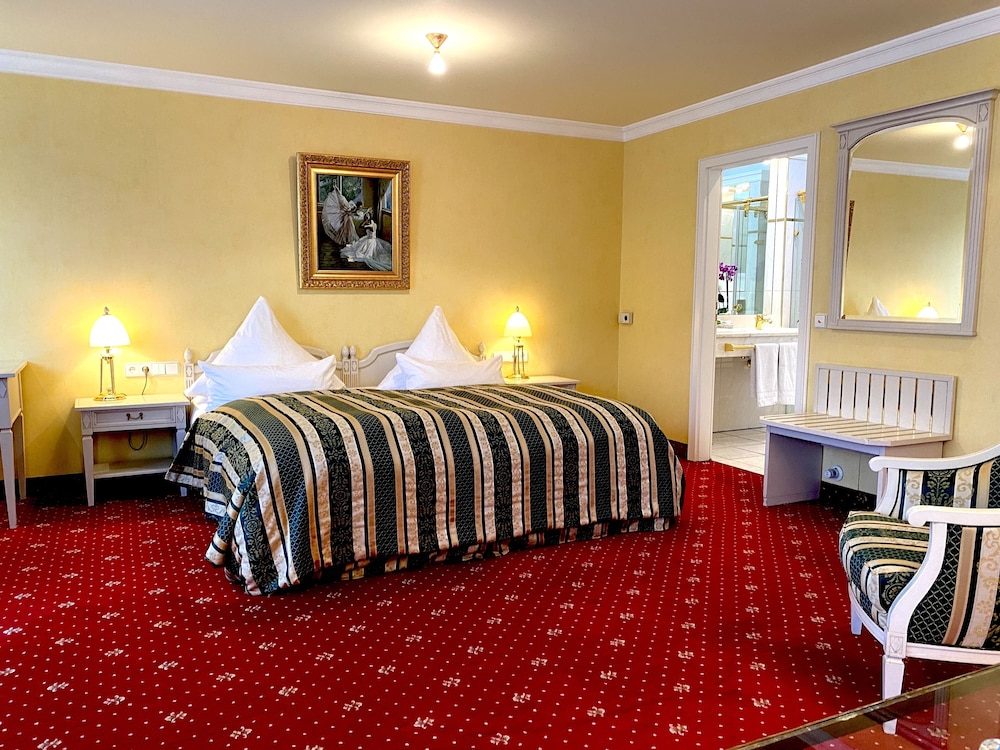 Castle, Junior, Studio, King Bed