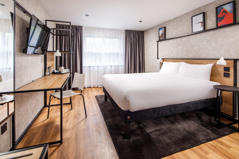 ibis Wakefield East Castleford 15/45
