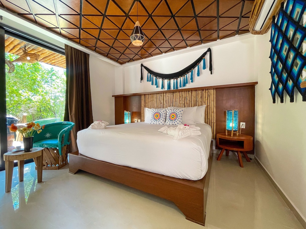 Akuazul Resorts Adults Only 16/50