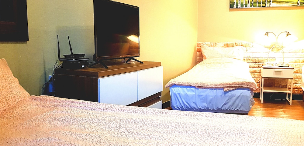 ROOM ASSIGNED ON ARRIVAL, TRIPLE, ANNEX, MAIN BUILDING