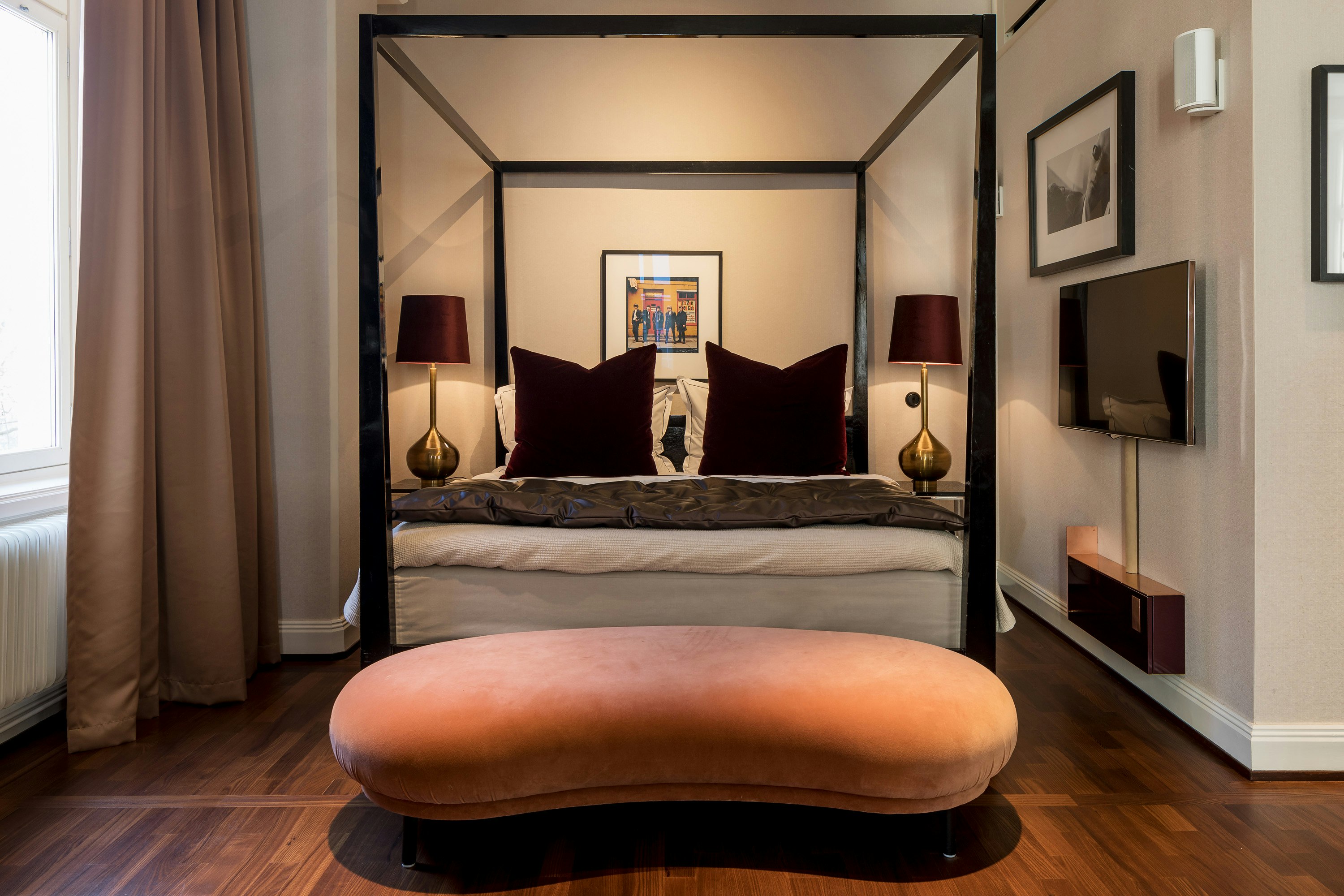 Room, Large