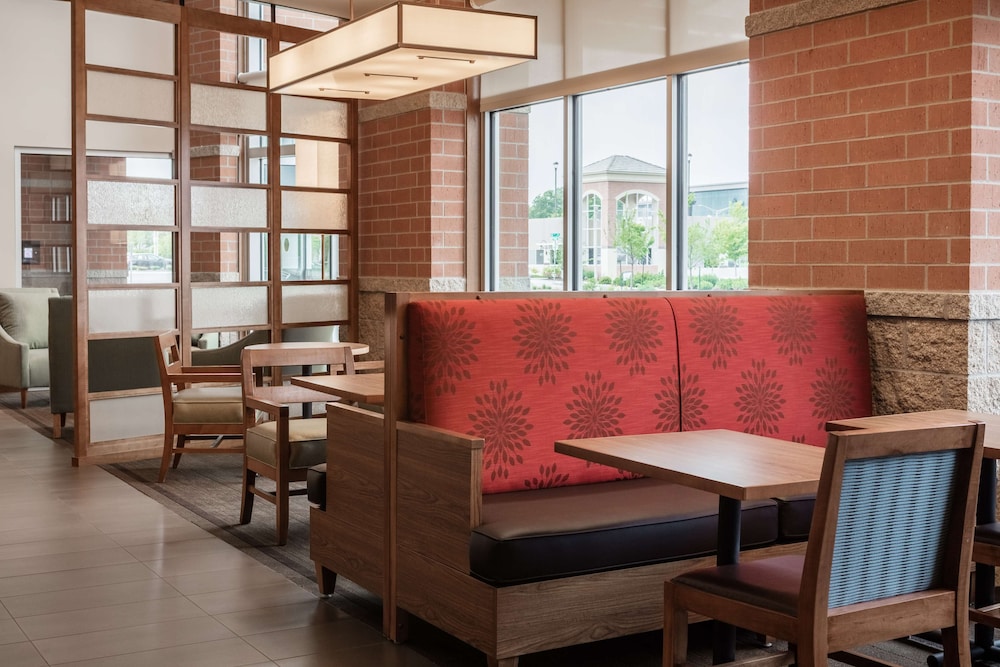 Hyatt Place Kansas City Lenexa City Center 32/56