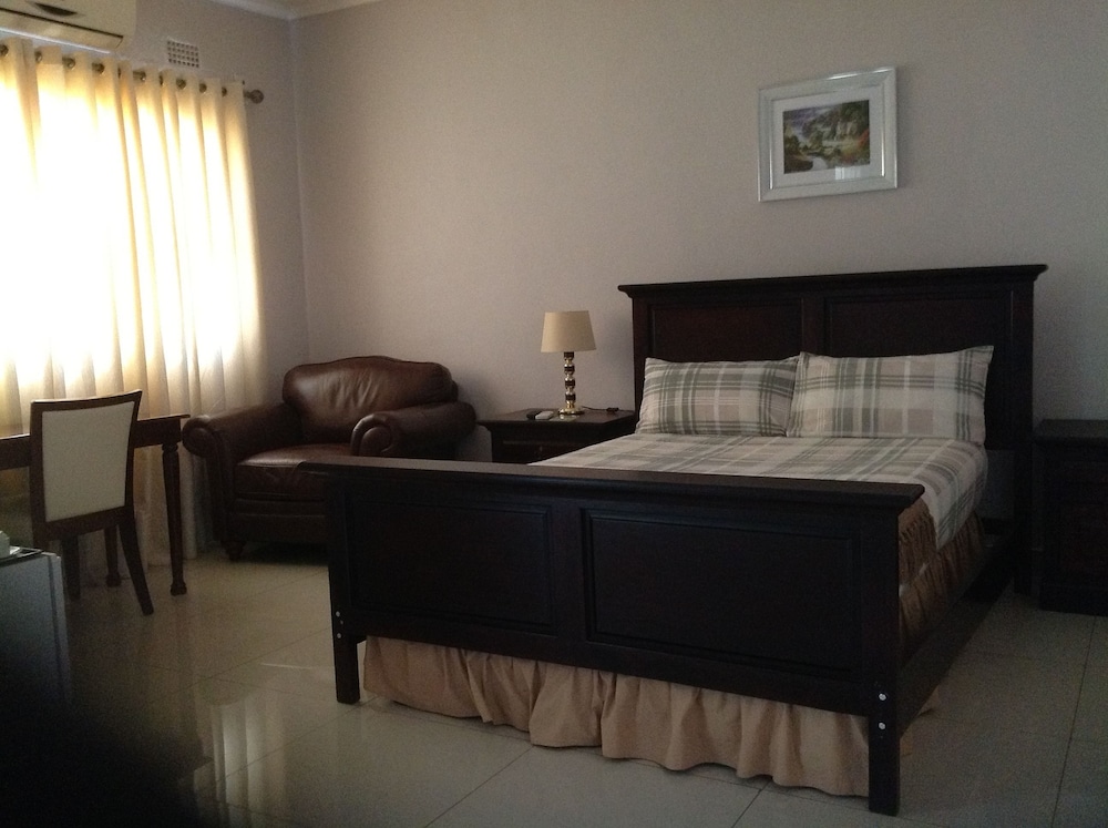 Cypress Executive Lodge 15/26