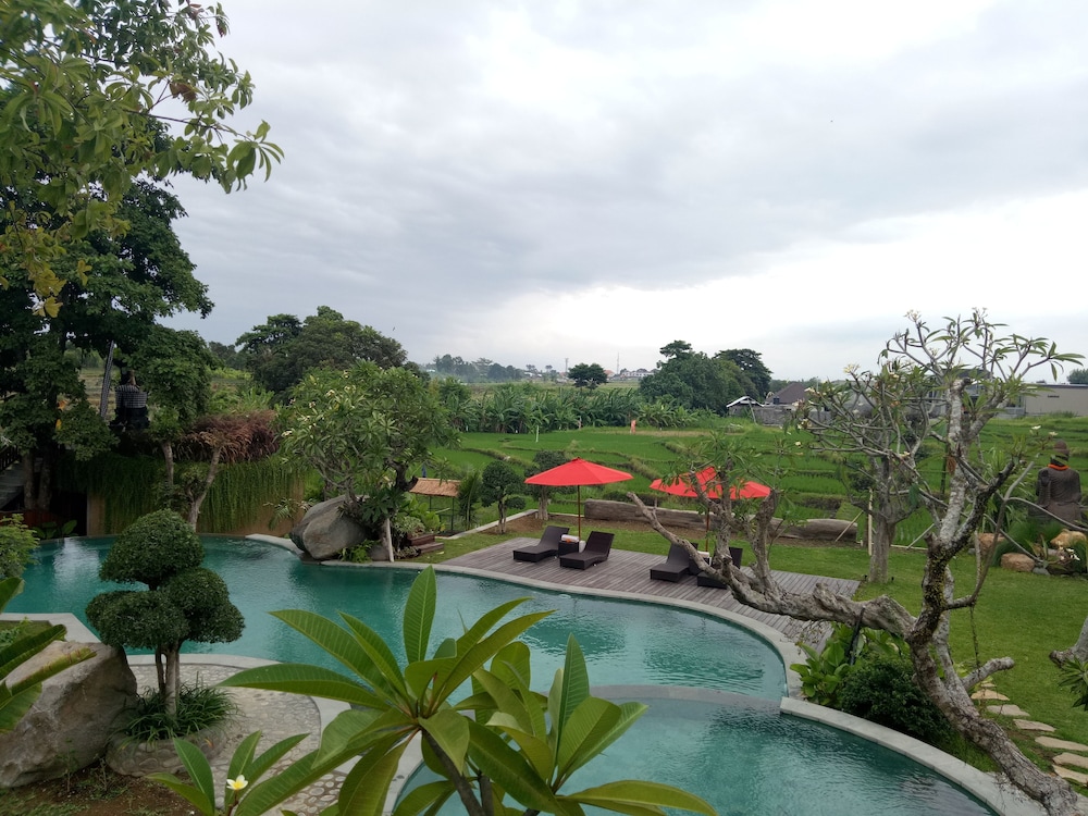 Taulan Villa and Restaurant 34/50