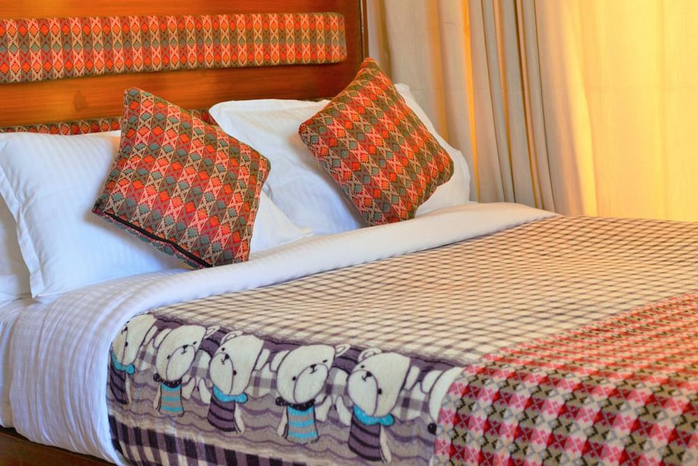 Kuti Resort And Spa 24/65