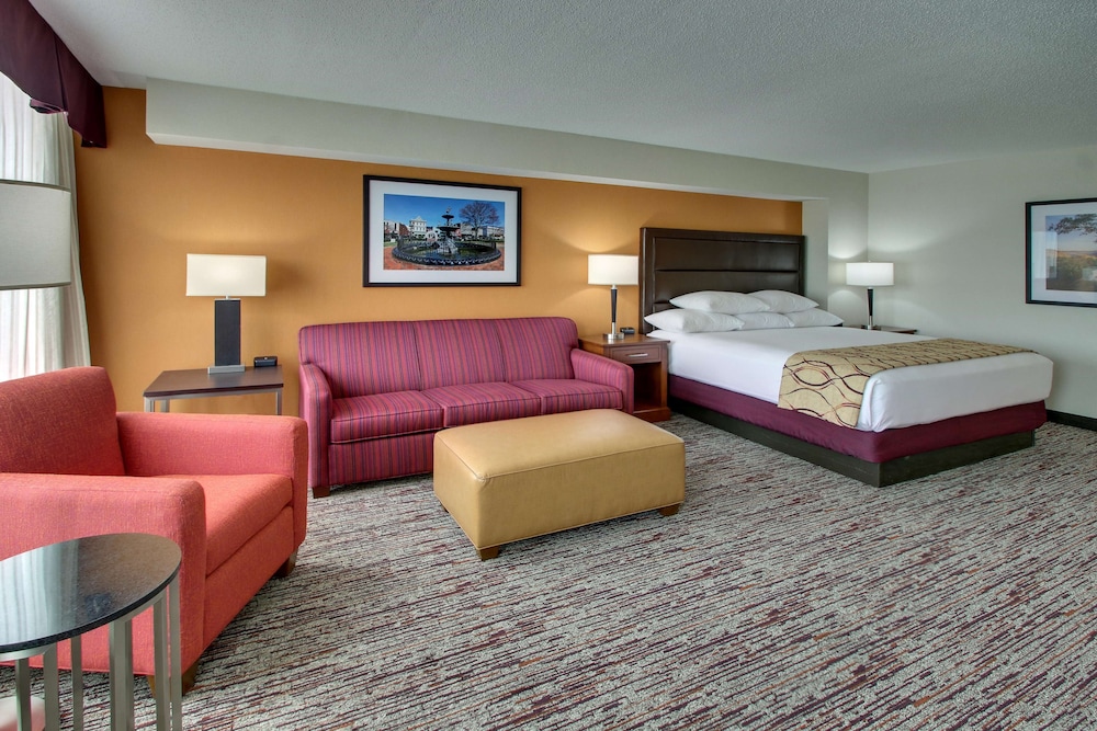 Drury Inn and Suites Bowling Green KY 26/50
