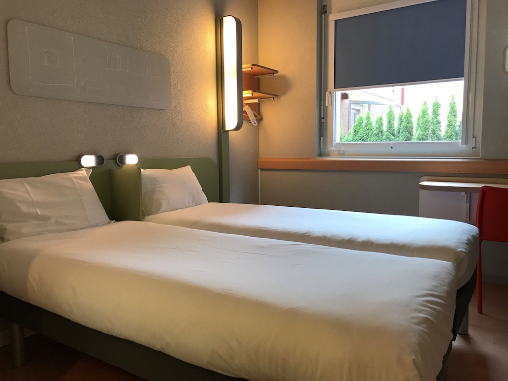 Ibis Budget Zurich Airport 20/69