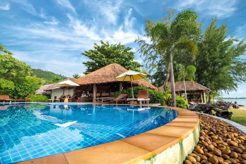 Thiw Son Beach Resort 11/70