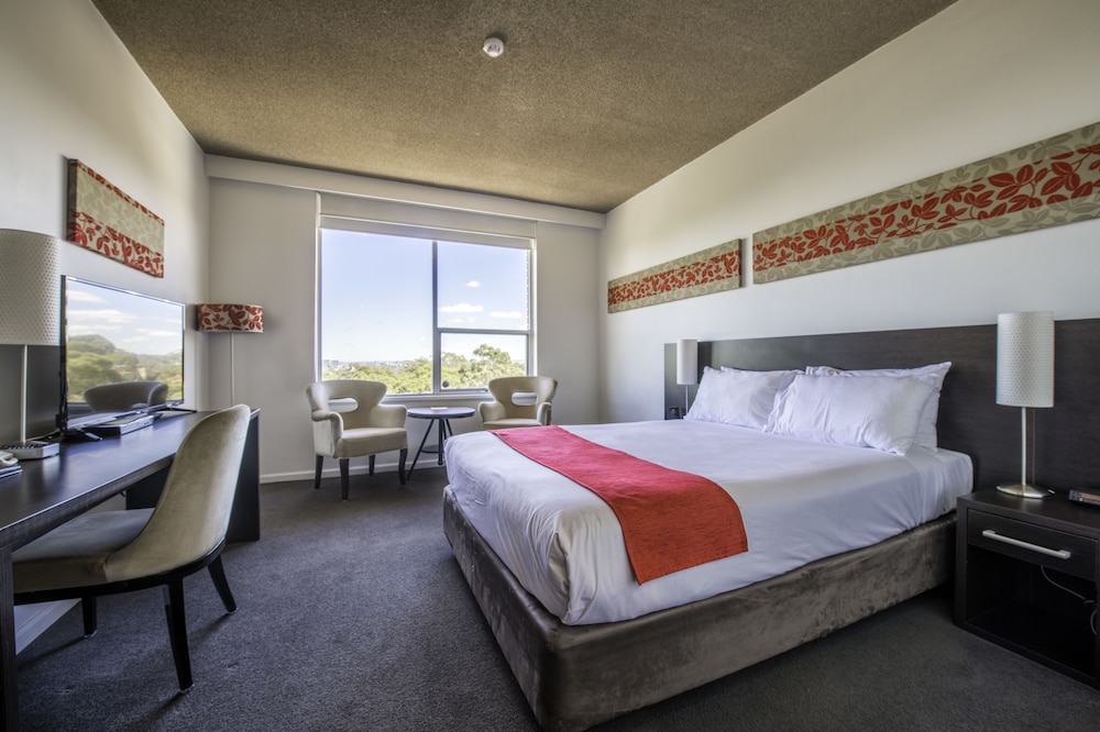 Royal Pacific Hotel 15/61