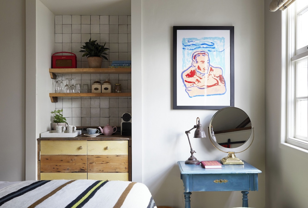 Artist Residence 25/50