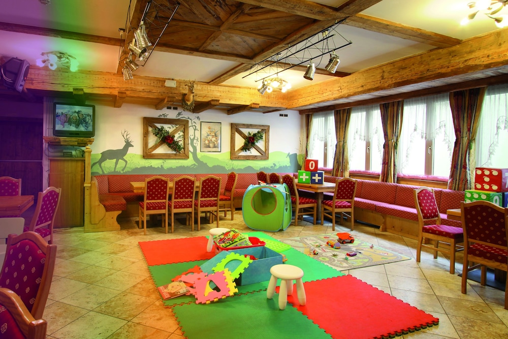 Schloss Hotel & Club Dolomiti 43/50