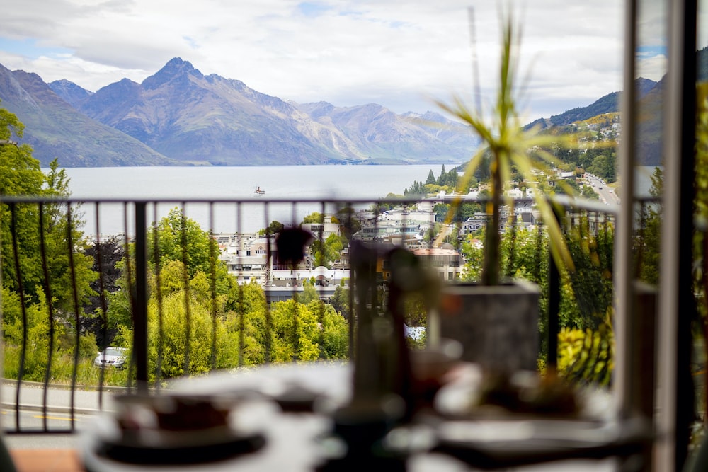 Queenstown House Boutique Bed and Breakfast and Apartments 42/50
