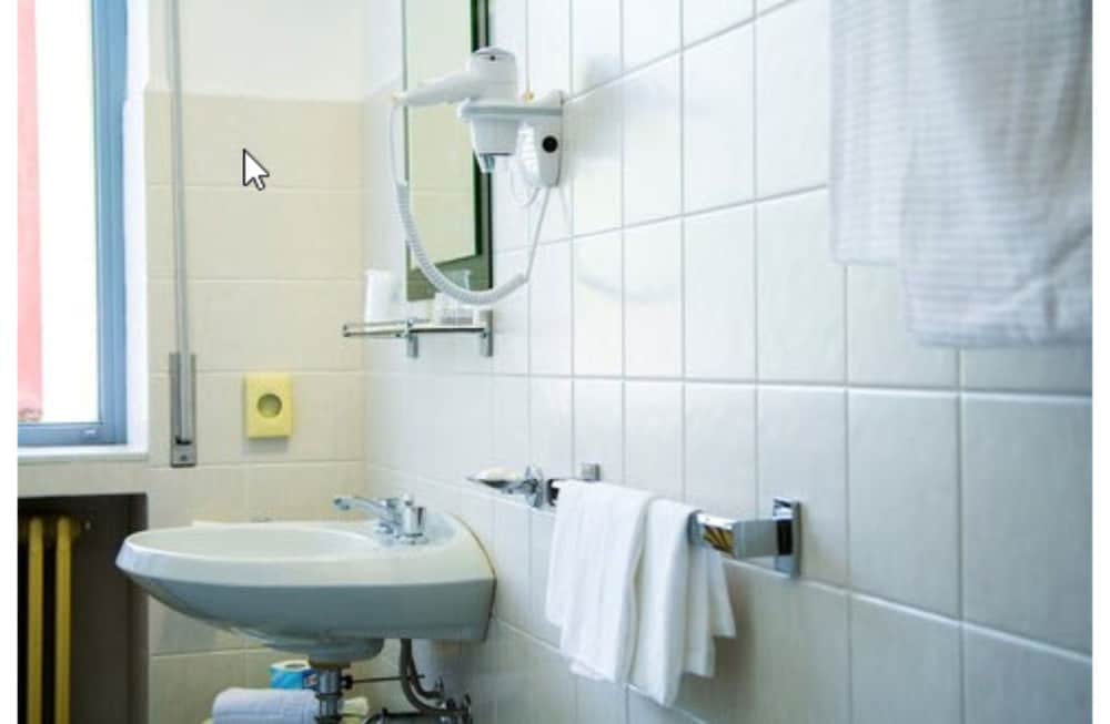 Hotel Delle Rose 44/45