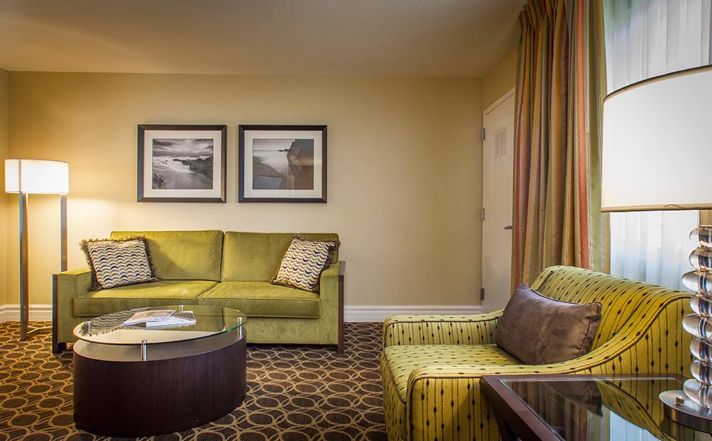 Suite, Queen Bed, Pool Side