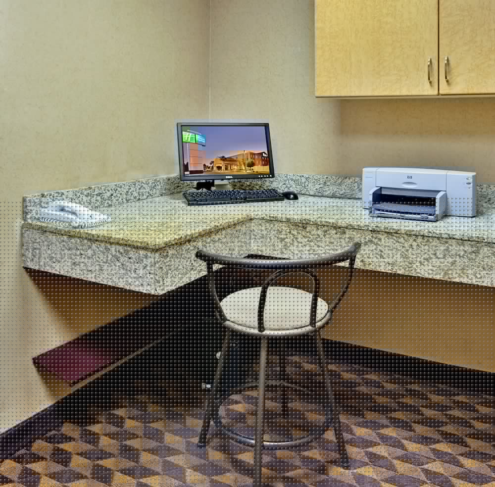 Holiday Inn Express Las Vegas-Nellis, an IHG Hotel 42/47