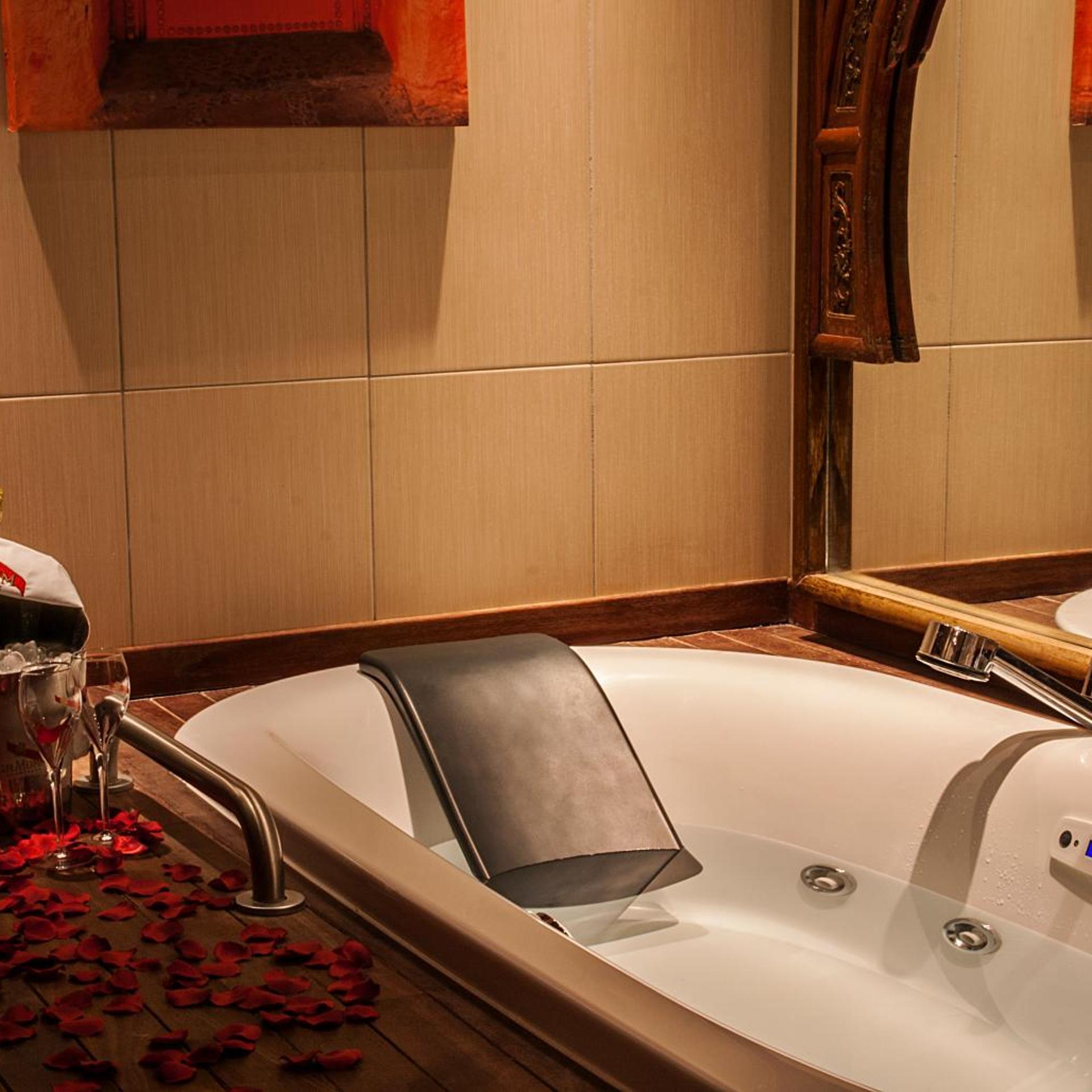 جناح بجاكوزي، Hotel Spa Le Lion D Or 8/8
