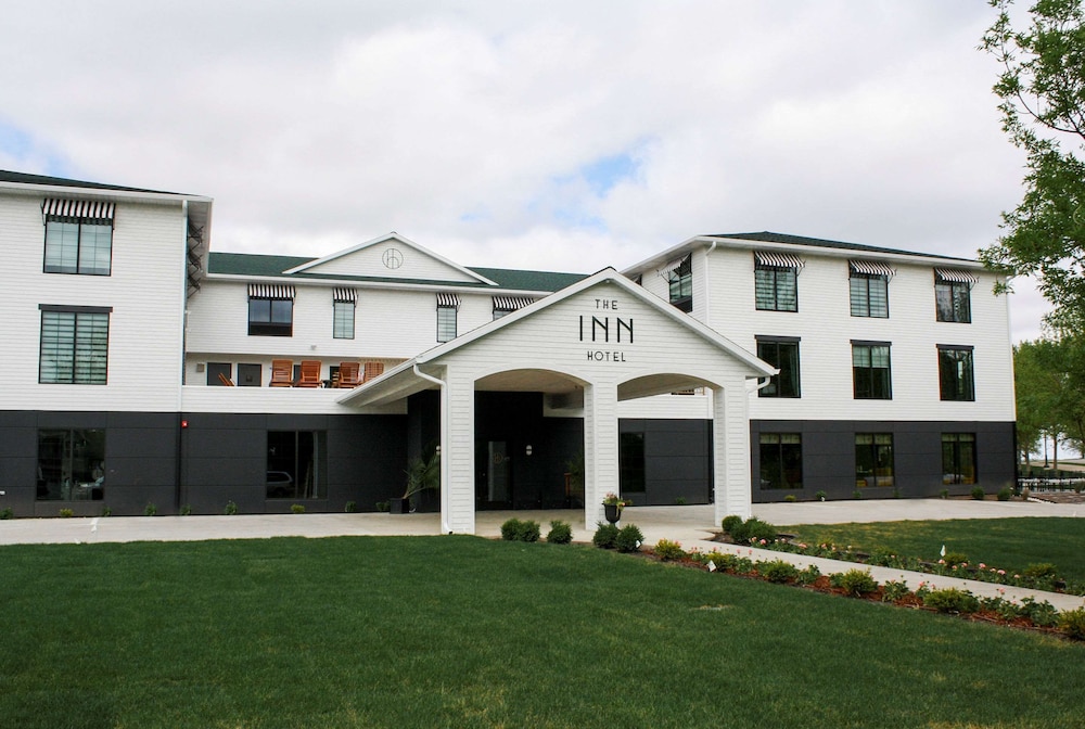 The Inn Hotel Lake Okoboji, Ascend Hotel Collection 45/50