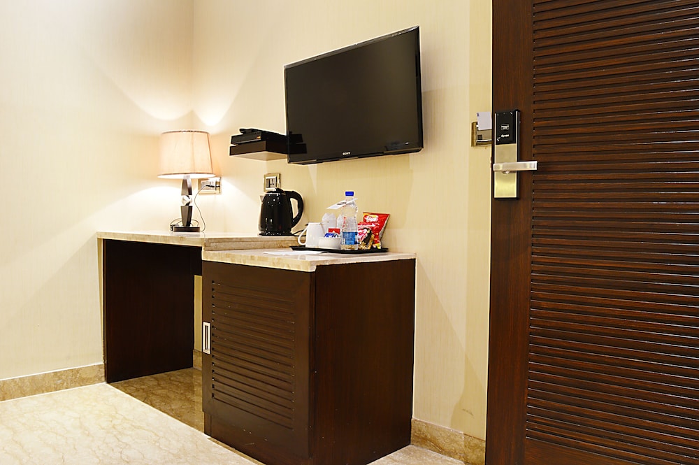 Hotel Emperor Palms 12/63