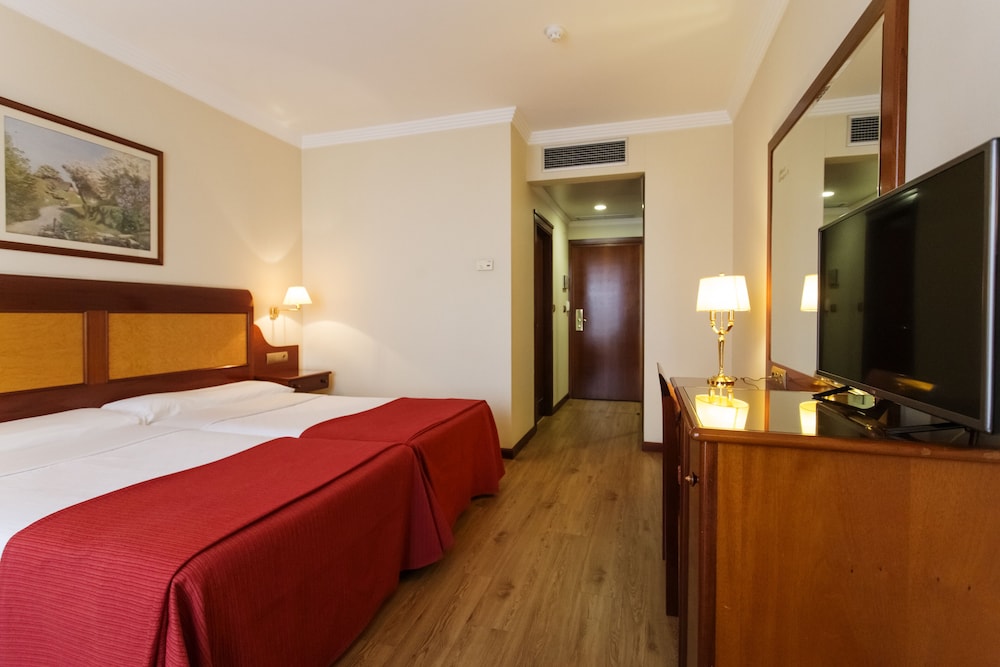 Gran Hotel De Ferrol 8/32