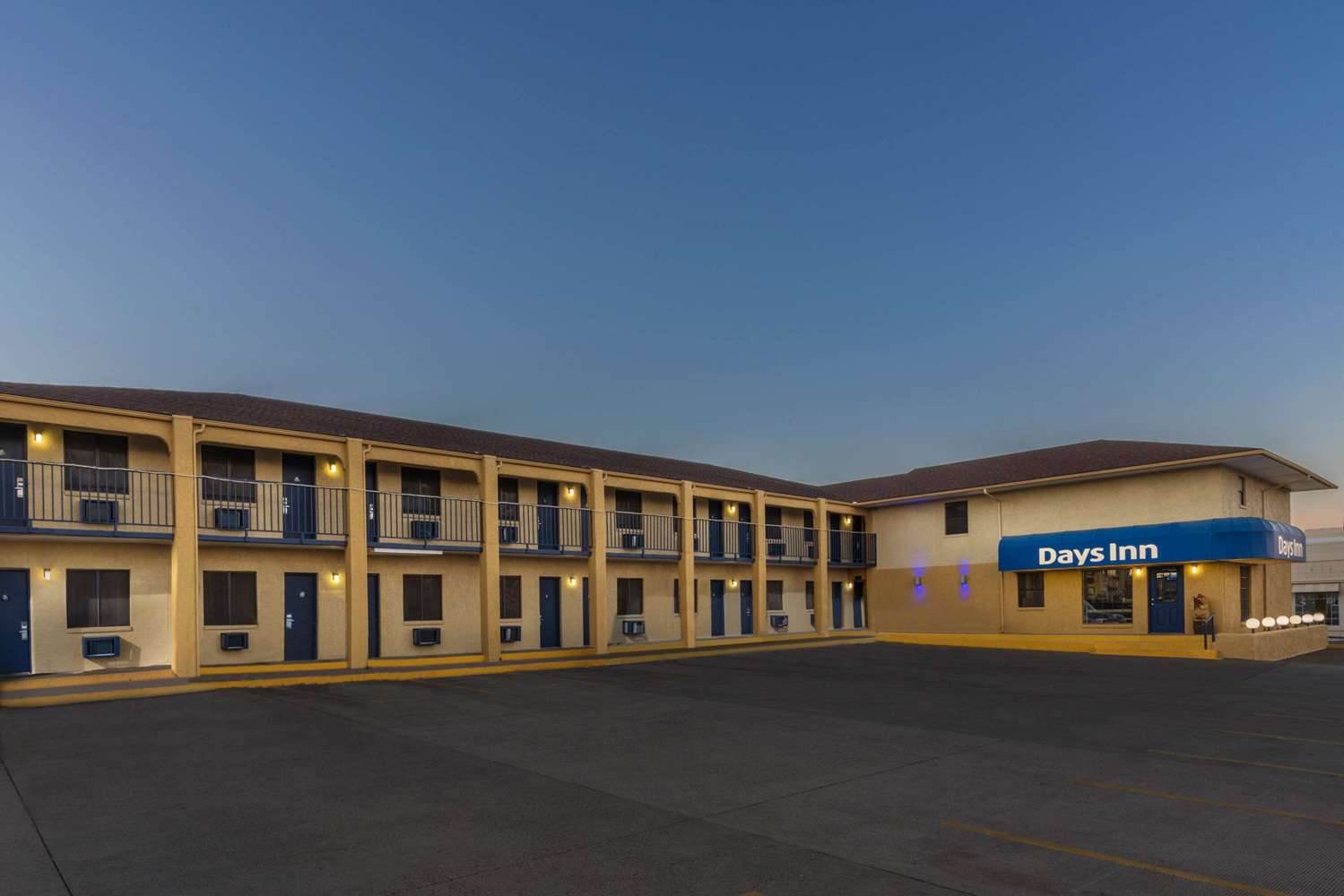 Days Inn By Wyndham Tucumcari 2/52
