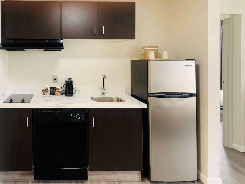 Sonesta Essential NW Houston 45/61