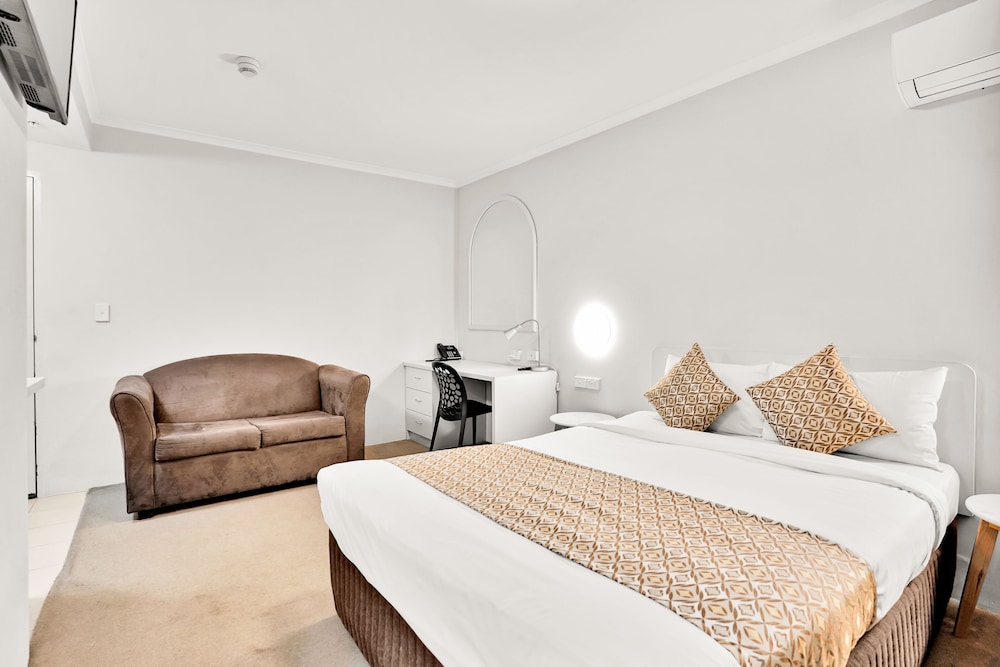 Carlton Lygon Lodge 29/75