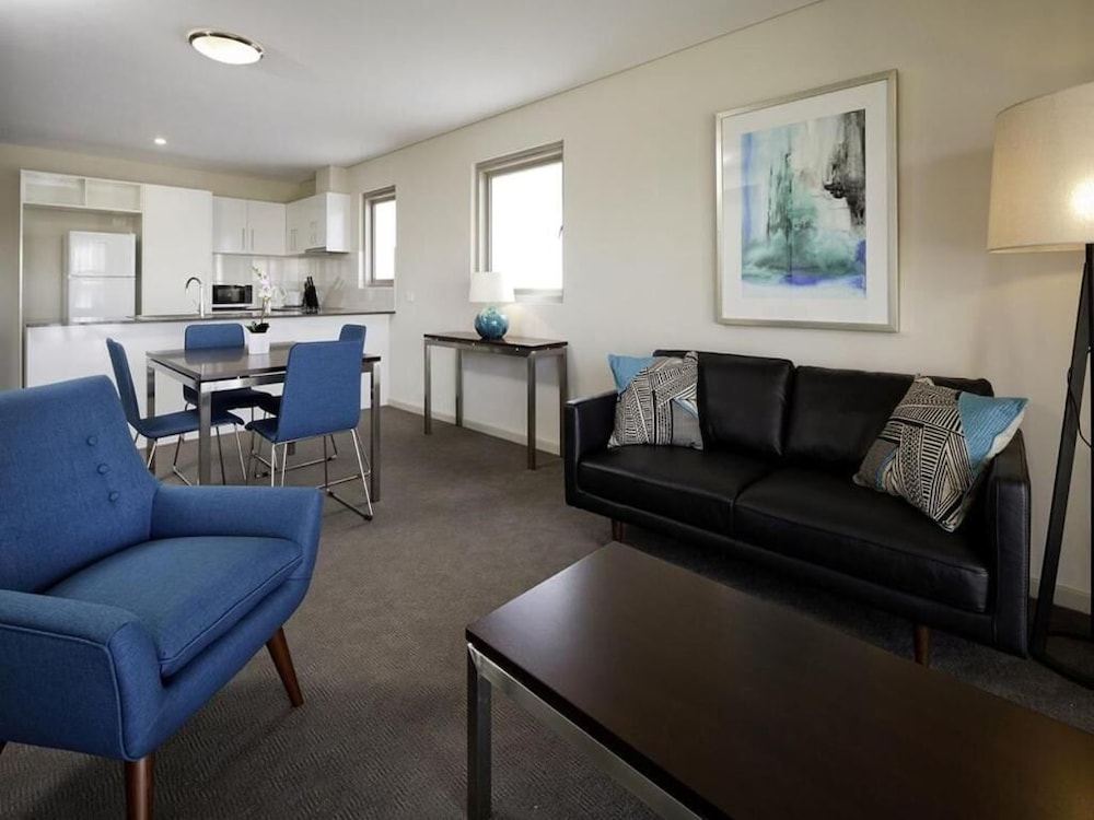 Baileys Serviced Apartments 55/76